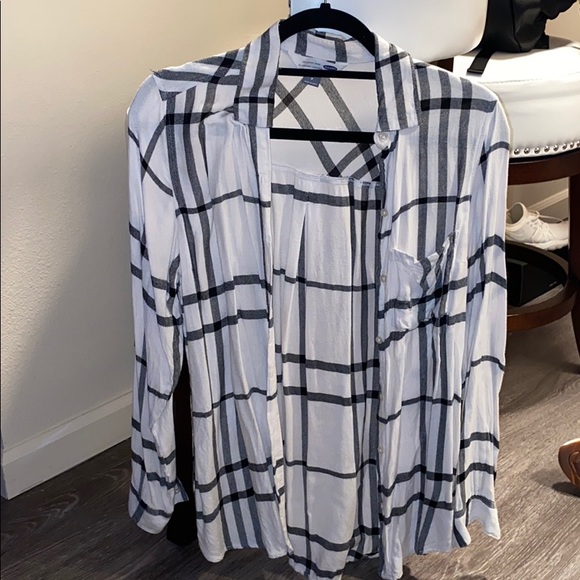 〰️Old Navy Relaxed Soft Wash Classic Shirt - Picture 2 of 5